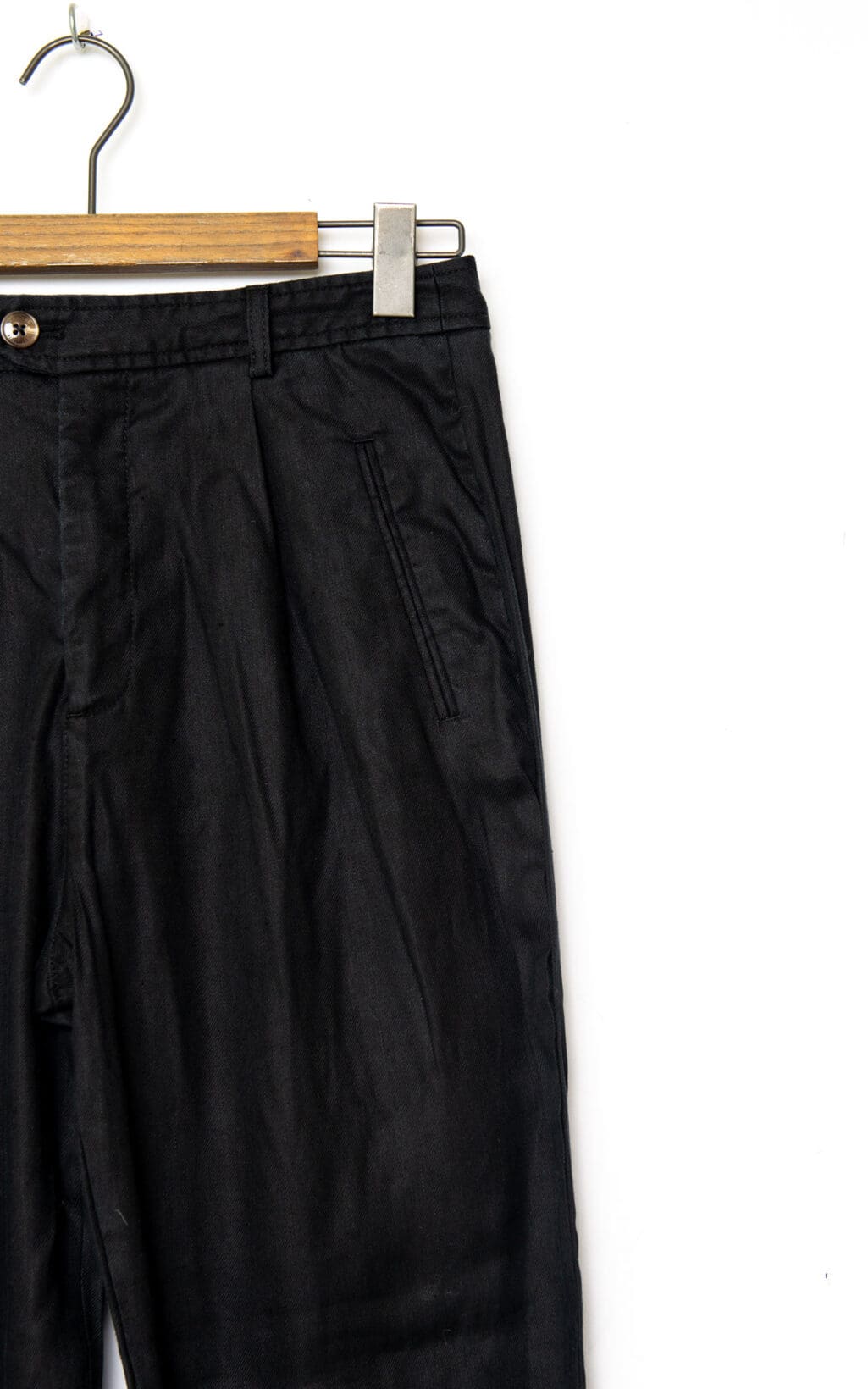 Closed Arlo Hose - W26