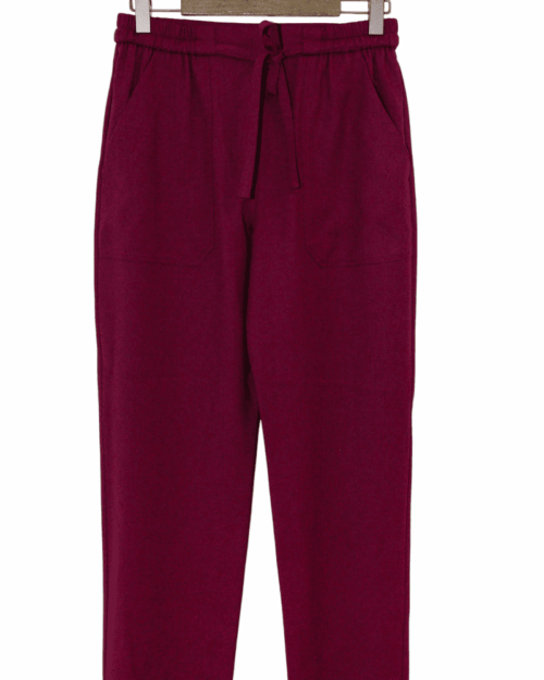 Bordeauxrote Secondhand-Hose der Marke Etro mit geradem Bein, elastischem Bund und Bindeg&uuml;rtel. Die Hose hat seitliche Eingrifftaschen und eine legere Passform aus Schurwolle.