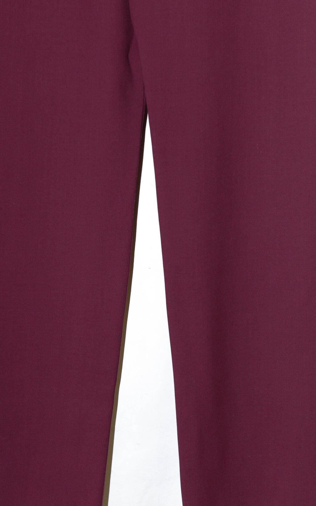 Bordeauxrote Secondhand-Hose der Marke Etro mit geradem Bein, elastischem Bund und Bindeg&uuml;rtel. Die Hose hat seitliche Eingrifftaschen und eine legere Passform aus Schurwolle.