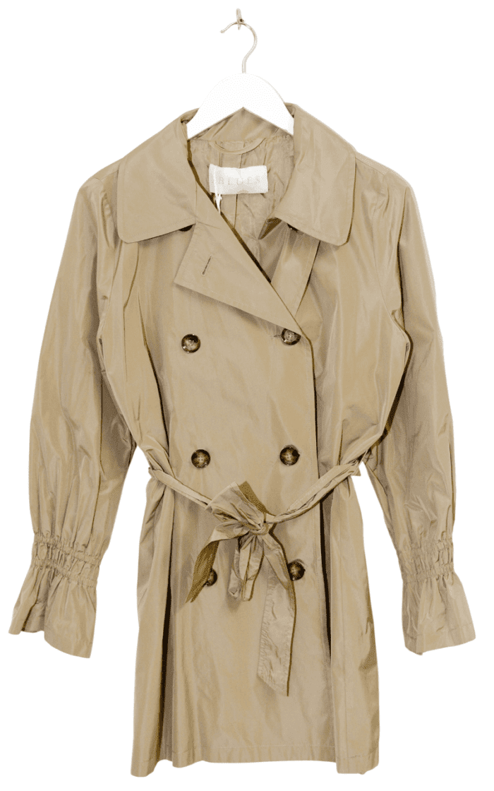 Beiger Damen-Regentrenchcoat von iBlues mit doppelreihiger Knopfleiste, klassischem Reverskragen, Bindegürtel in der Taille und gerafften Ärmeln.