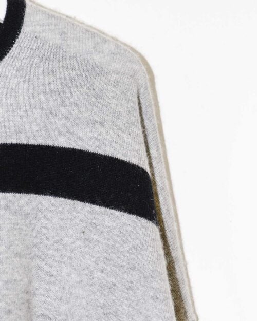 Philosophy Kaschmir-Pullover in Schwarz und Grau mit modernem geometrischem Muster. Weiches, luxuri&ouml;ses Material und entspannter Schnitt &ndash; ein stilvolles Secondhand-Designerst&uuml;ck.
