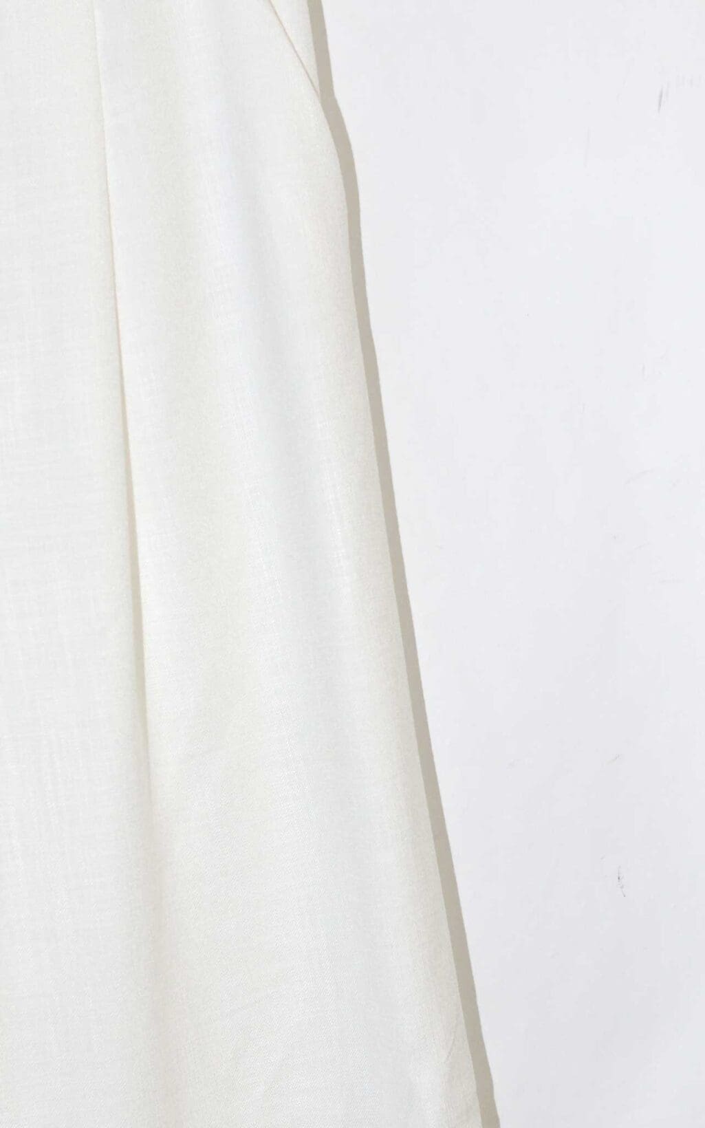 Ecru-farbene Wide-Leg Hose von Veronica Beard, locker fallend, Secondhand Mode mit weitem Bein.