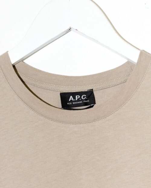 Schlichtes A.P.C. Shirt in Beige, neu mit Etikett. Ein zeitloses Secondhand Designerstück, das durch seine hochwertige Verarbeitung und den minimalistischen Stil vielseitig kombinierbar ist.
