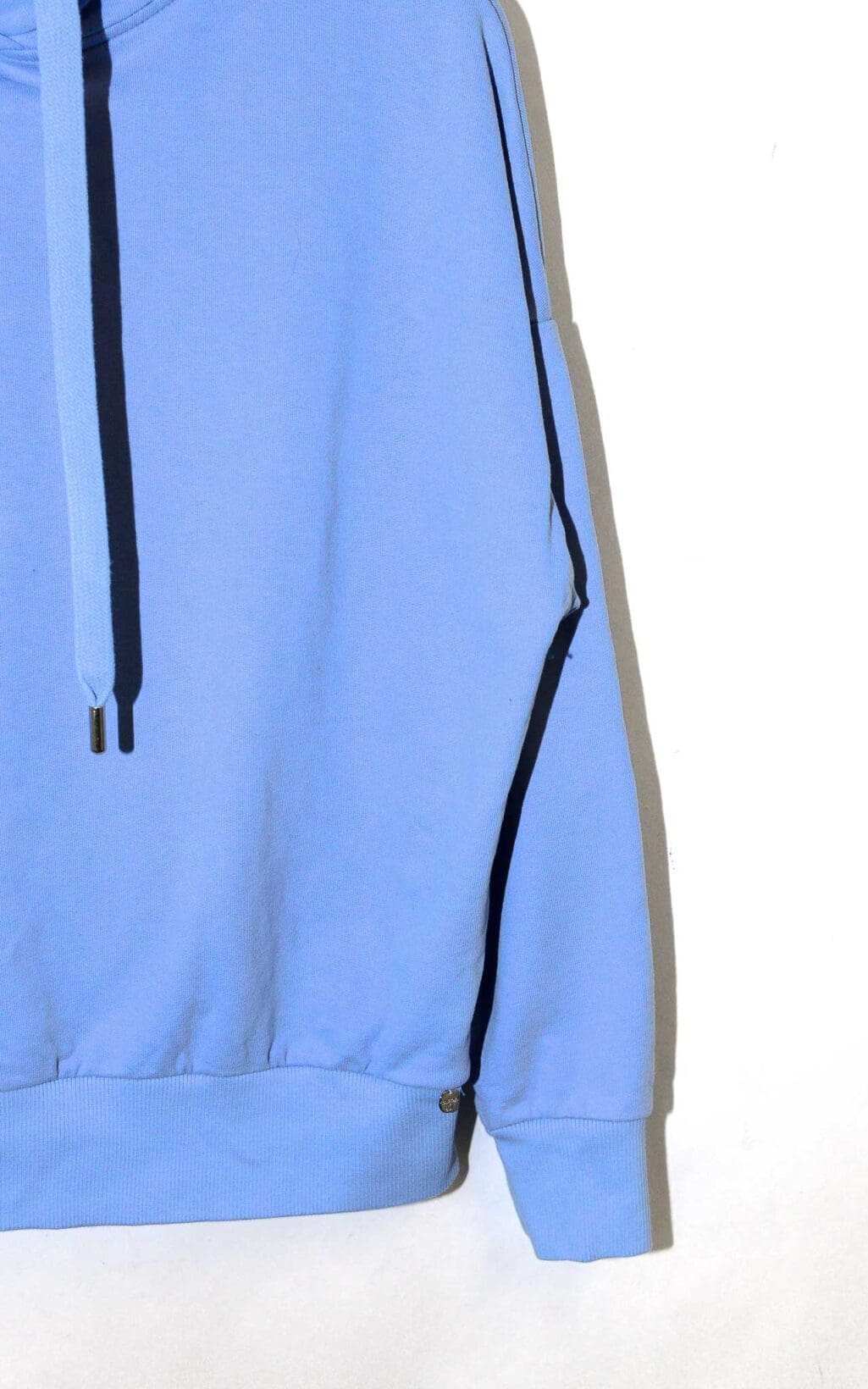 Blauer Secondhand Hoodie von Rich&Royal, Modell Felpa in Blau.