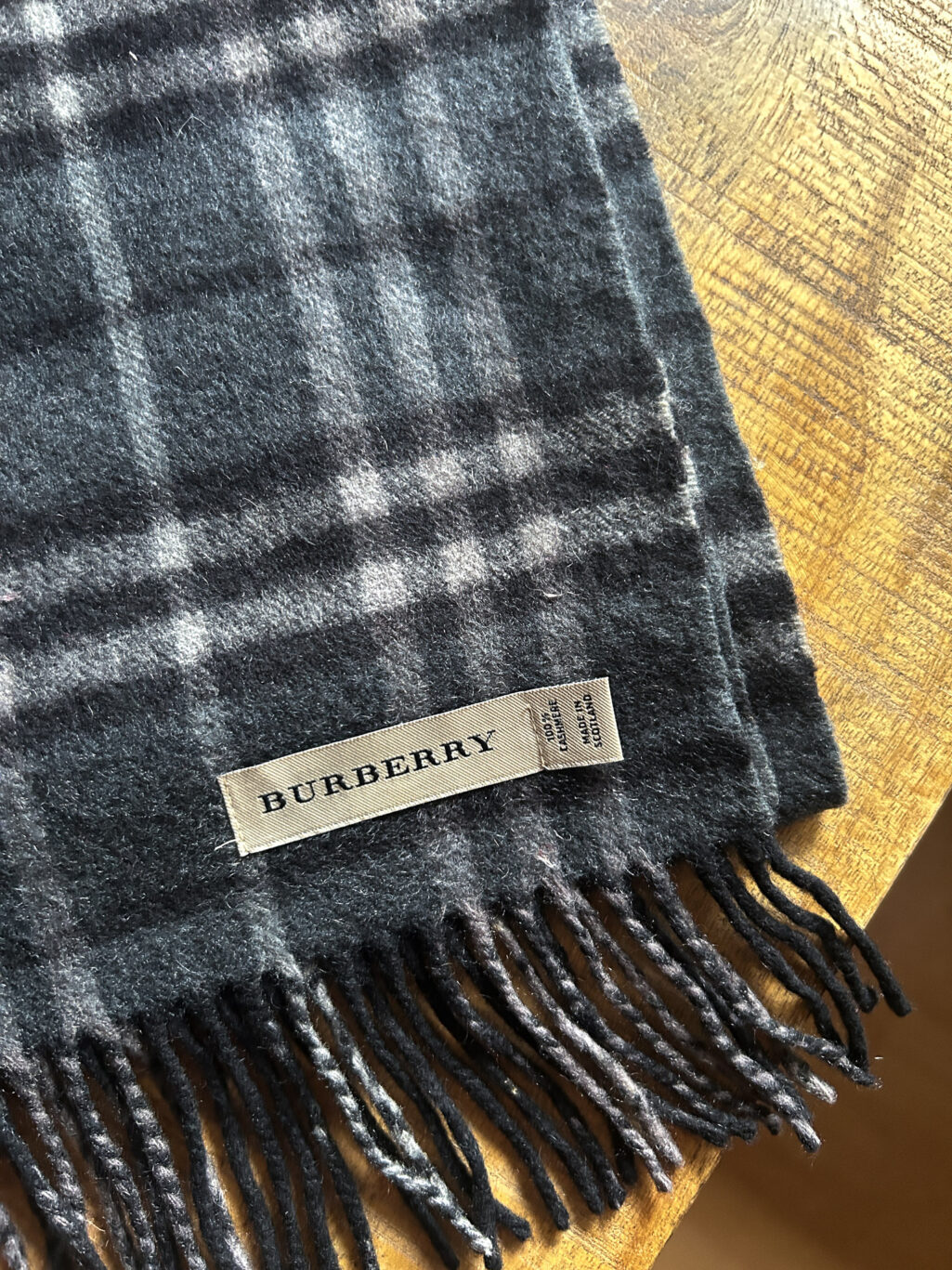 Burberry 100% Cashmere Schal