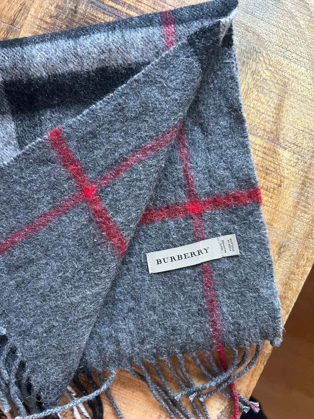 Burberry 100% Cashmere Schal